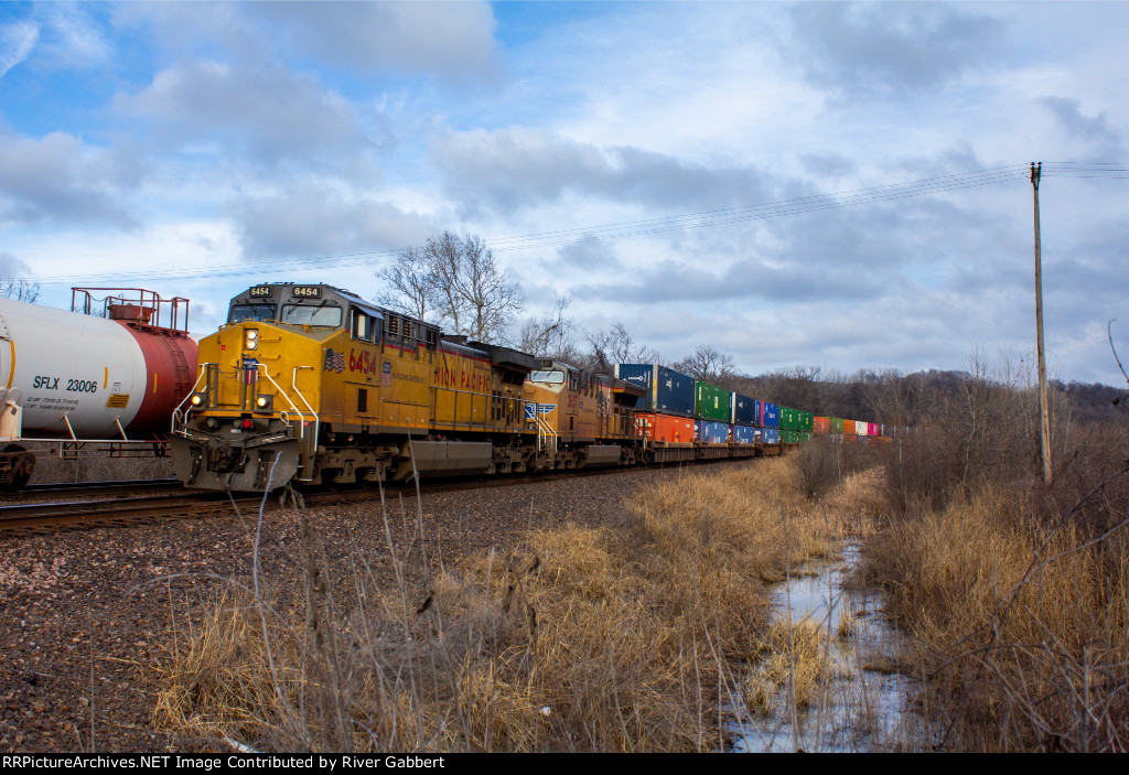 Westbound UP Intermodal Train at Coronado